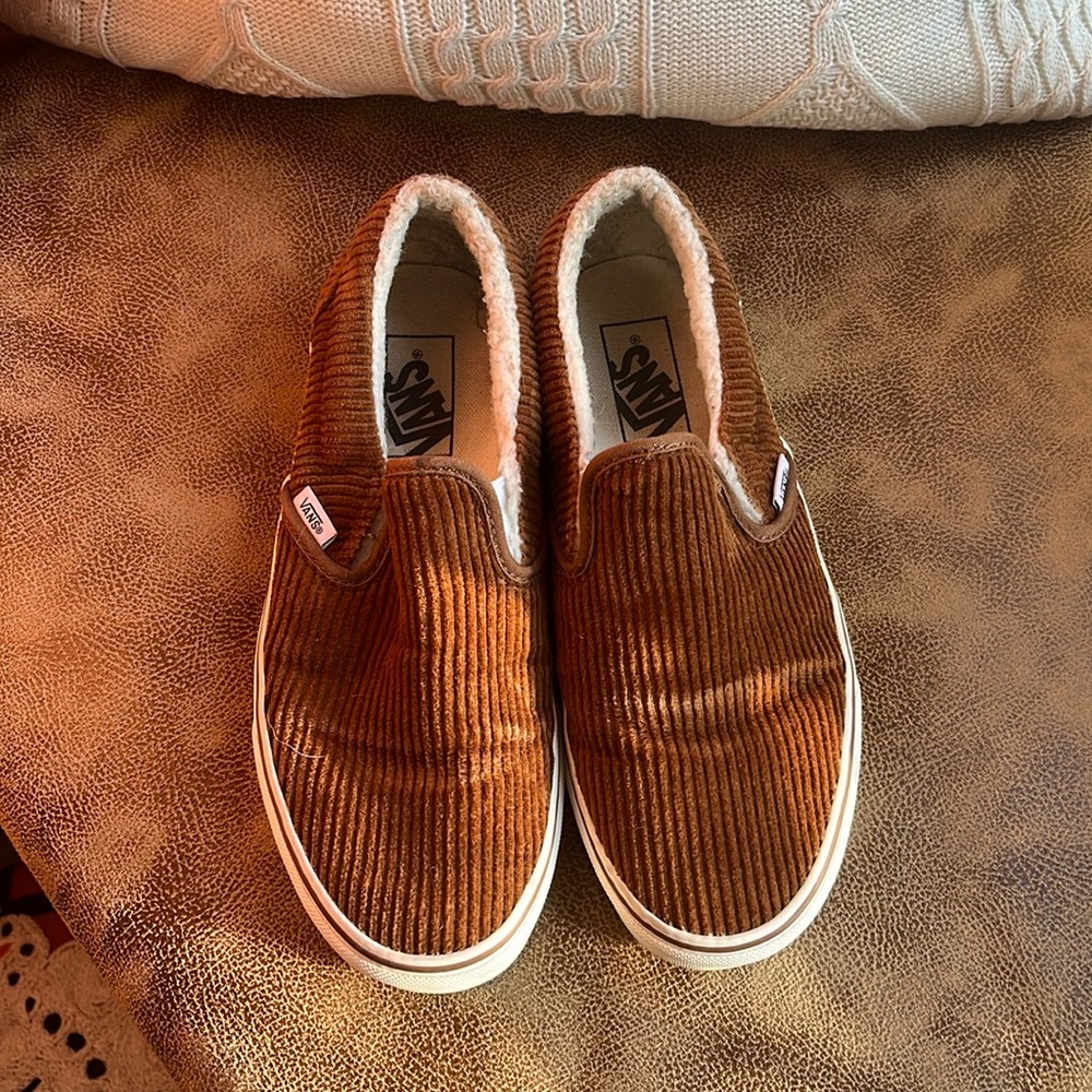 Vans Corduroy Sherpa Lined Slip Ons sz 8